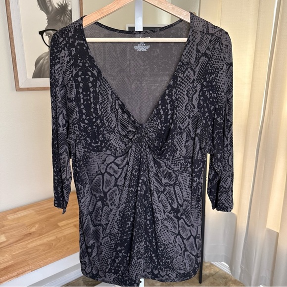 Lane Bryant Snakeskin Print Tunic Shirt Top Plus Twist Front Stretch Size 14-16 - Picture 2 of 7
